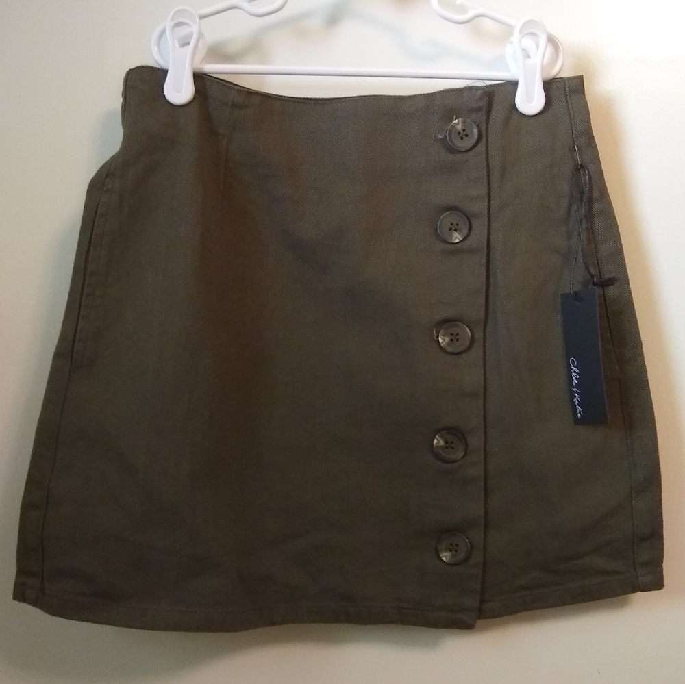 Olive mini skirt